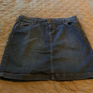 Double button denim skirt